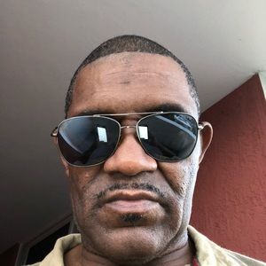 Meet your Posher, Kenneth